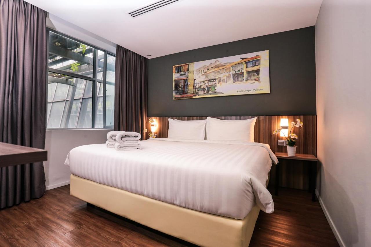 Days Hotel & Suites by Wyndham Fraser Business Park KL Kuala Lumpur Exterior foto