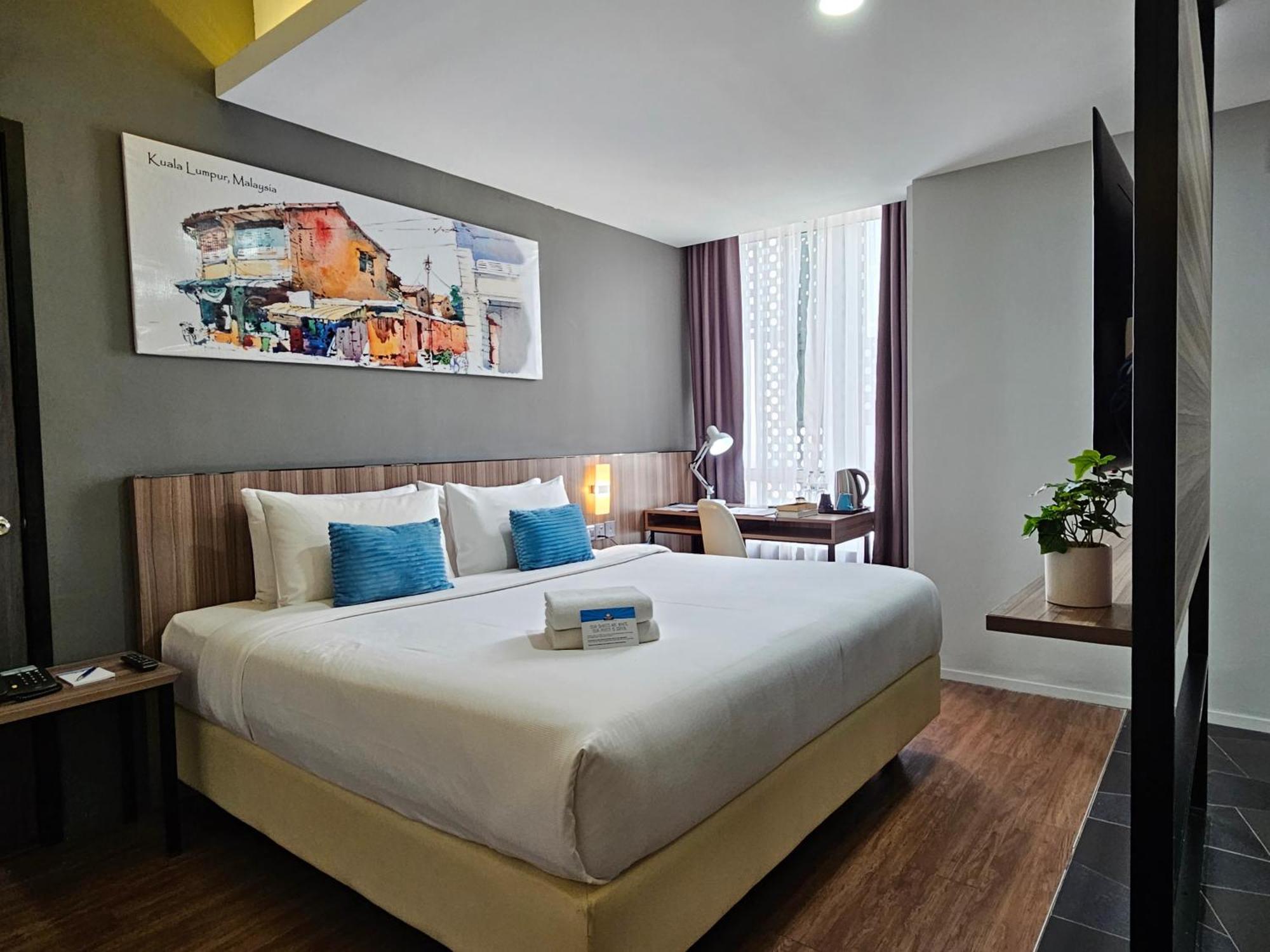 Days Hotel & Suites by Wyndham Fraser Business Park KL Kuala Lumpur Exterior foto